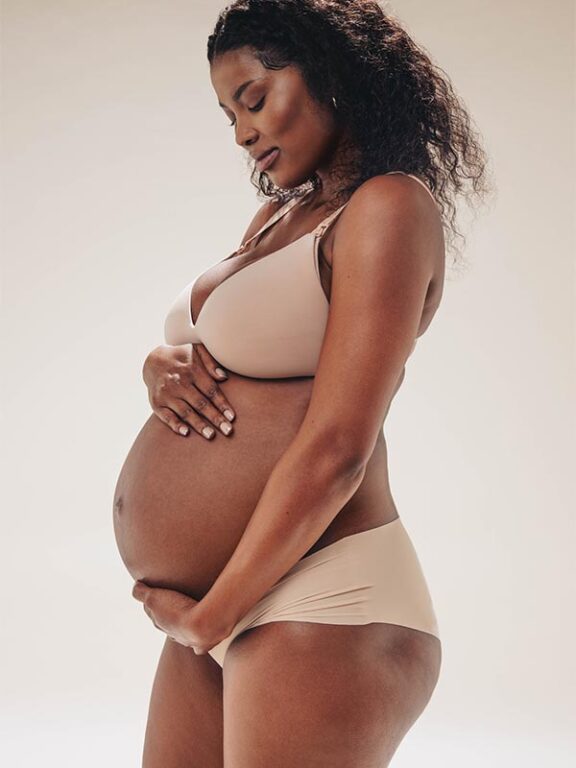 African lady pregnant